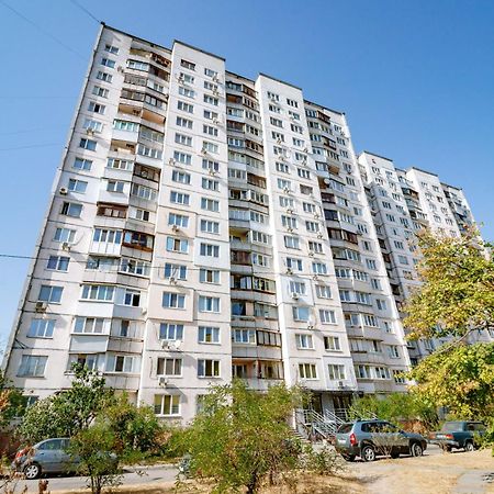 Kvartirkoff Na Obolonskiy Prospekt 9 Kyiv Exterior photo
